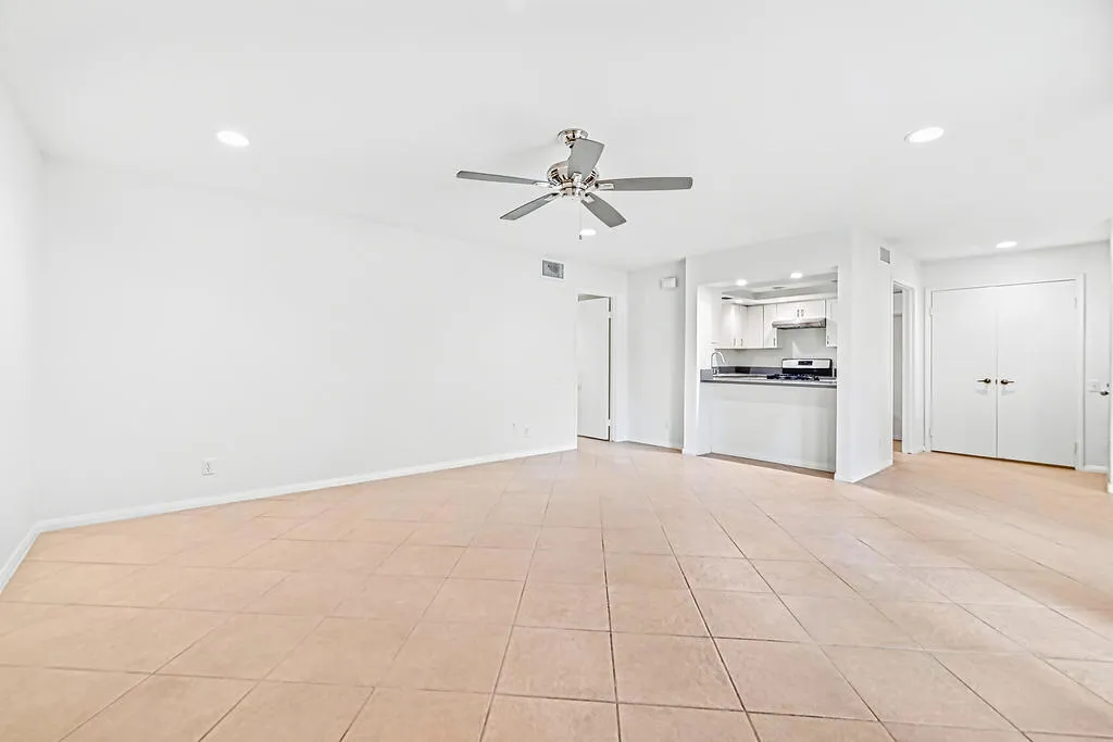 1602 S Andee Drive 65, Palm Springs, California 92264 home-pic-4