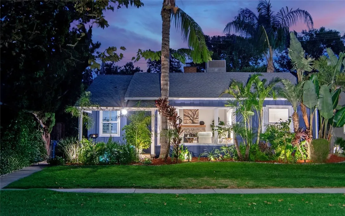 1520 W Riverside Drive W, Burbank, California 91506 home-pic-1