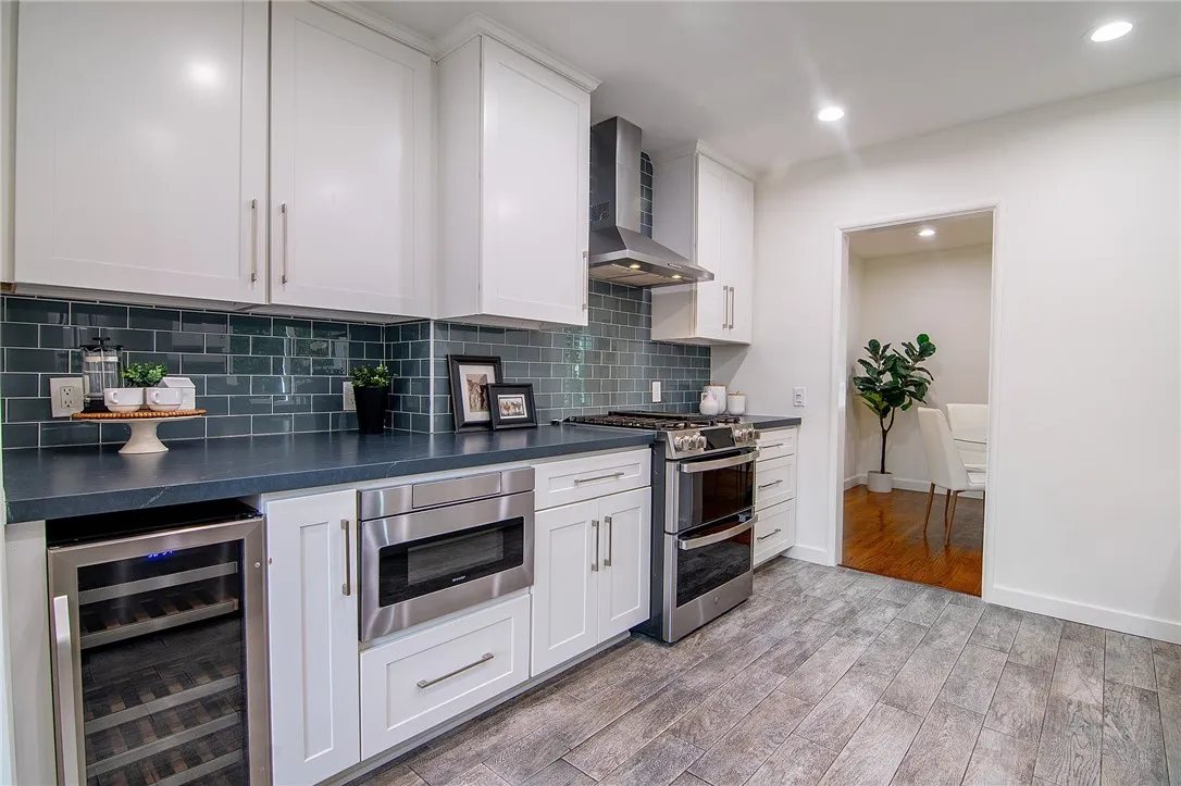 1520 W Riverside Drive W, Burbank, California 91506 home-pic-14