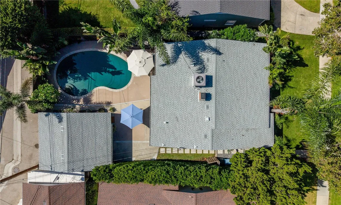 1520 W Riverside Drive W, Burbank, California 91506 home-pic-37