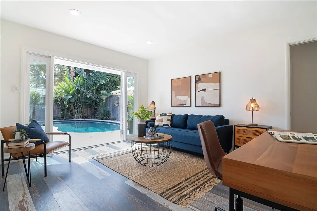 1520 W Riverside Drive W, Burbank, California 91506 home-pic-19