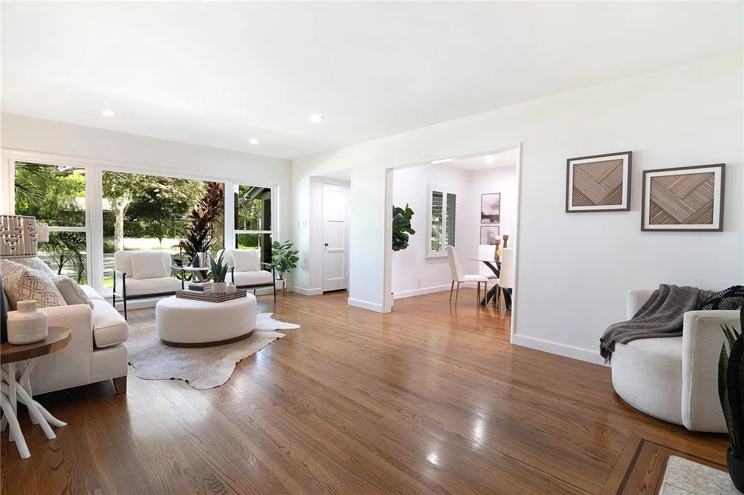 1520 W Riverside Drive W, Burbank, California 91506 home-pic-7