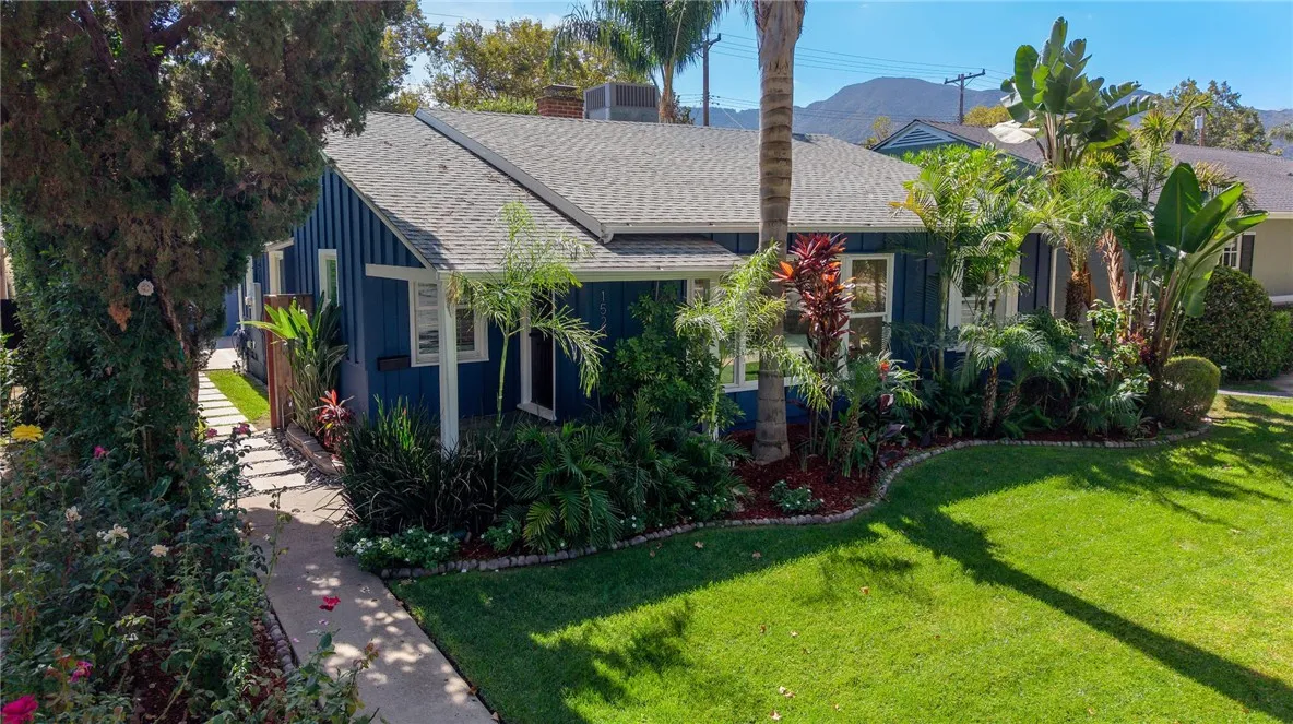 1520 W Riverside Drive W, Burbank, California 91506 home-pic-3