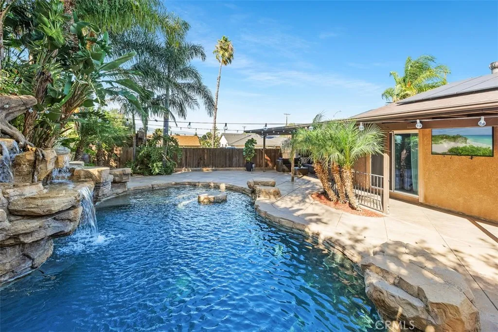1644 Taylor, Corona, California 92882 home-pic-25