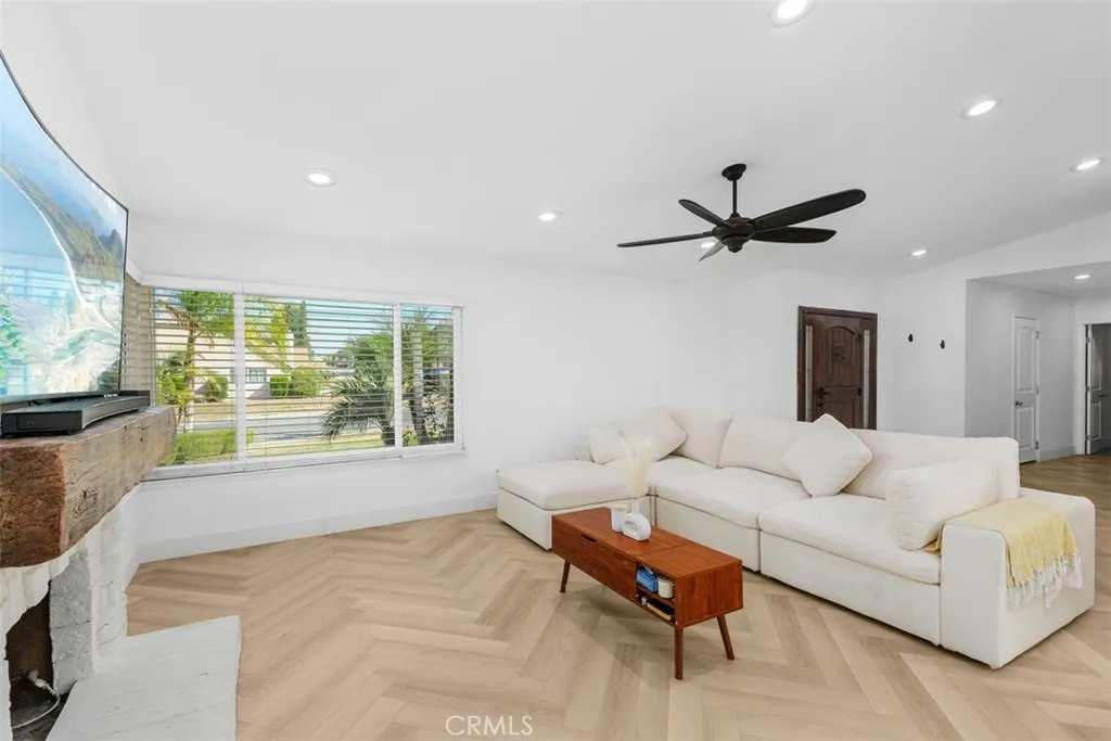 1644 Taylor, Corona, California 92882 home-pic-3