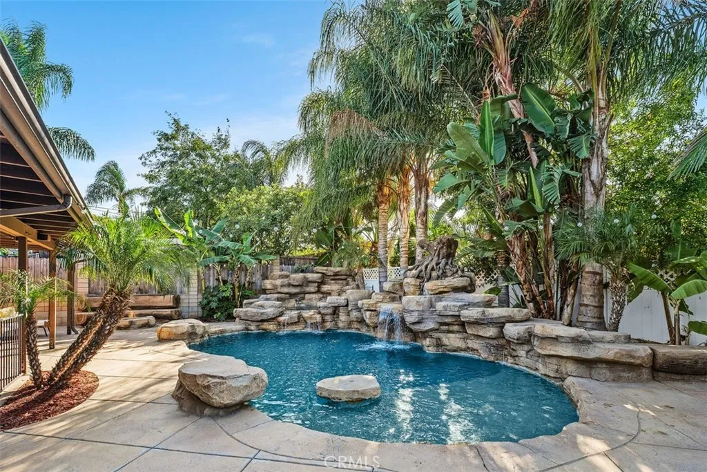 1644 Taylor, Corona, California 92882 home-pic-22