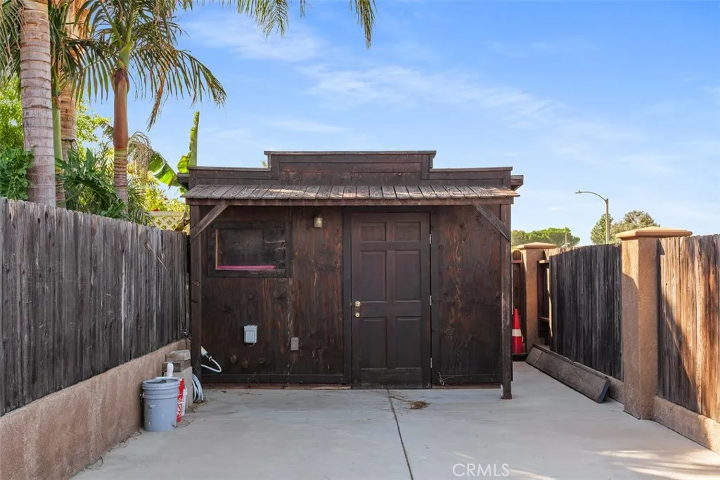 1644 Taylor, Corona, California 92882 home-pic-33