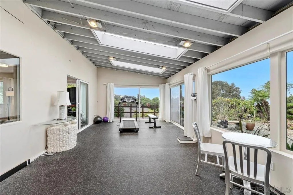 7202 Via Capri, La Jolla, California 92037 home-pic-36