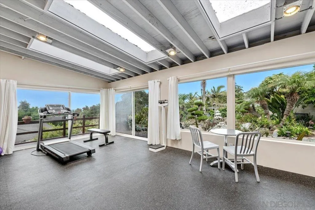 7202 Via Capri, La Jolla, California 92037 home-pic-35