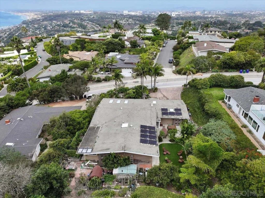 7202 Via Capri, La Jolla, California 92037 home-pic-1