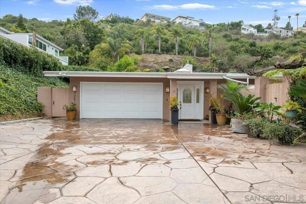 7202 Via Capri, La Jolla, California 92037 home-pic-13