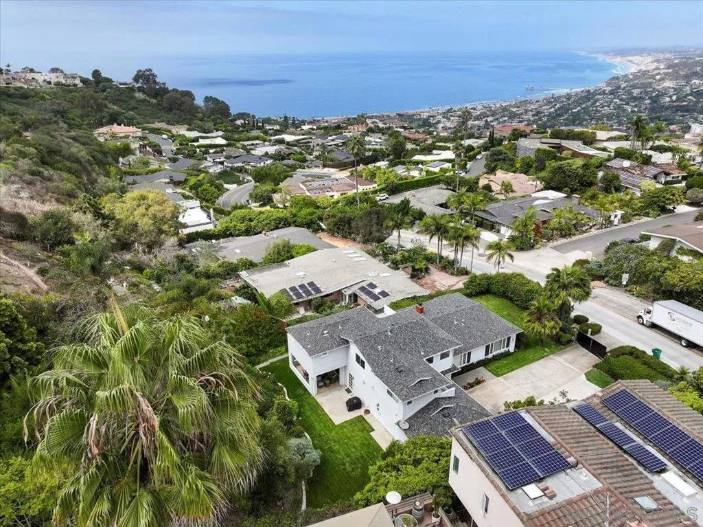 7202 Via Capri, La Jolla, California 92037 home-pic-8