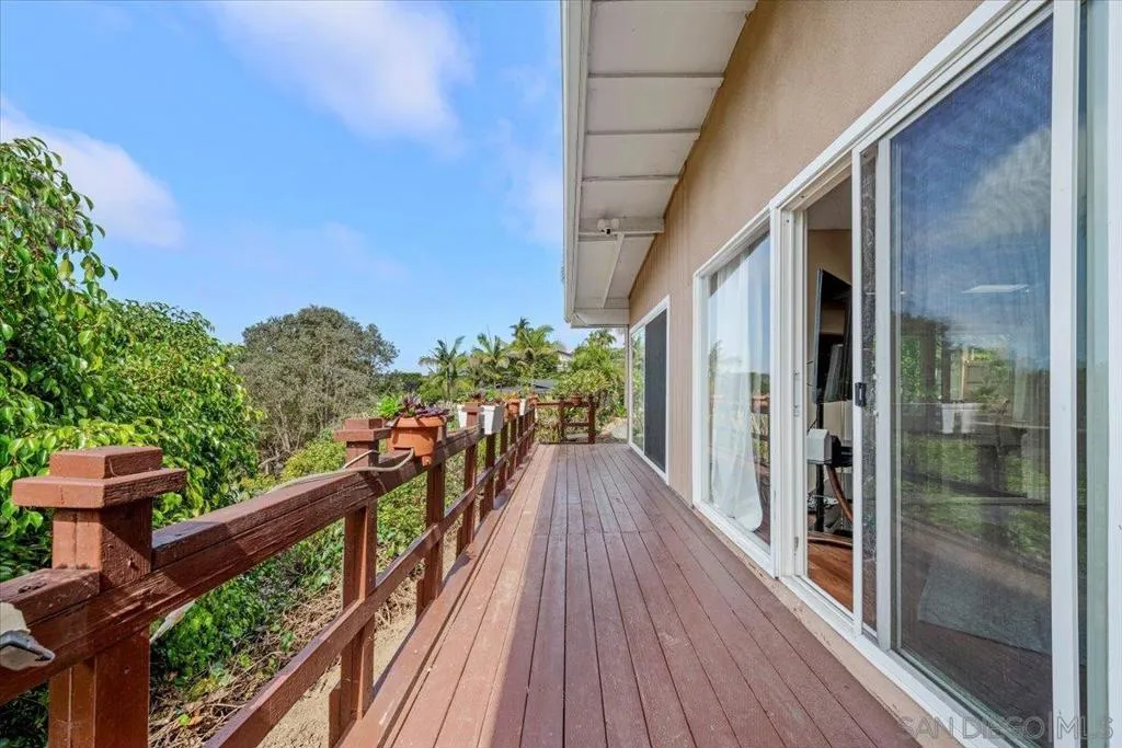 7202 Via Capri, La Jolla, California 92037 home-pic-48