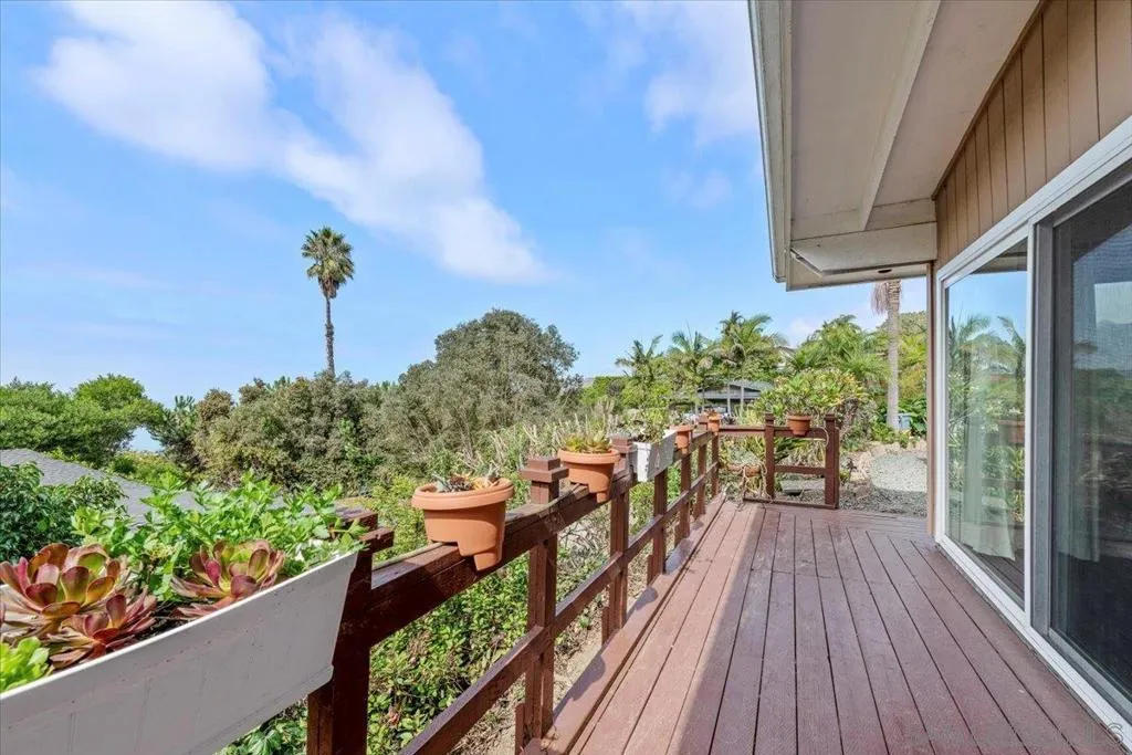 7202 Via Capri, La Jolla, California 92037 home-pic-49