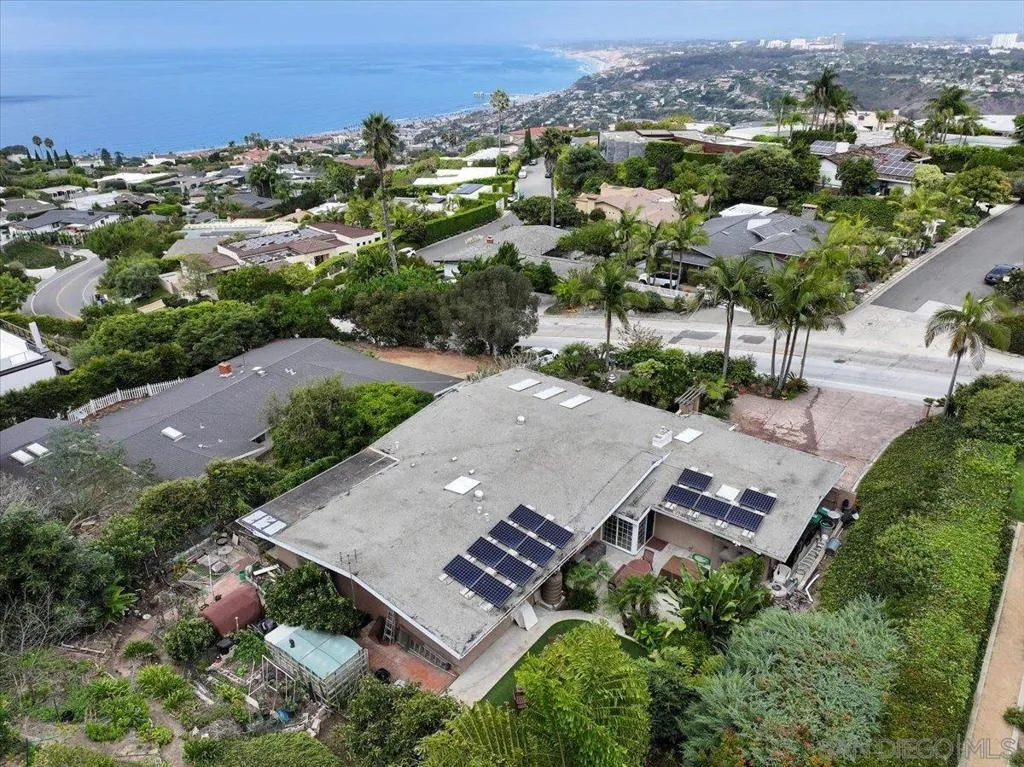 7202 Via Capri, La Jolla, California 92037 home-pic-2