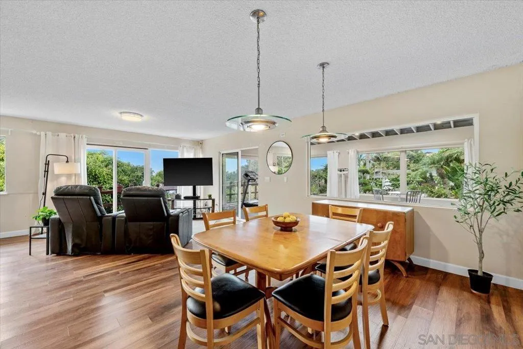 7202 Via Capri, La Jolla, California 92037 home-pic-34
