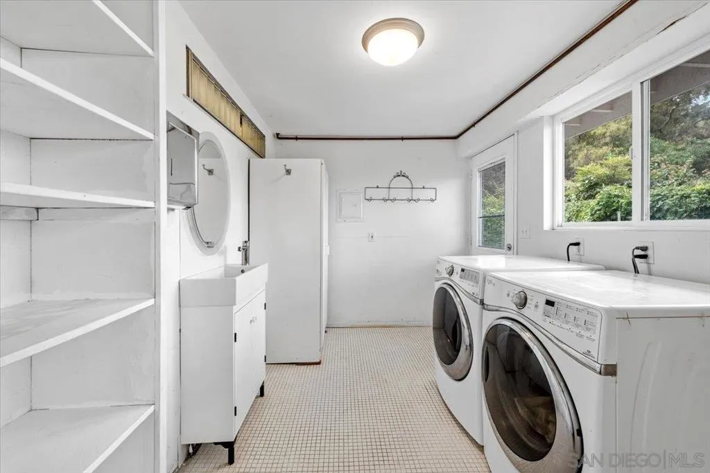 7202 Via Capri, La Jolla, California 92037 home-pic-47