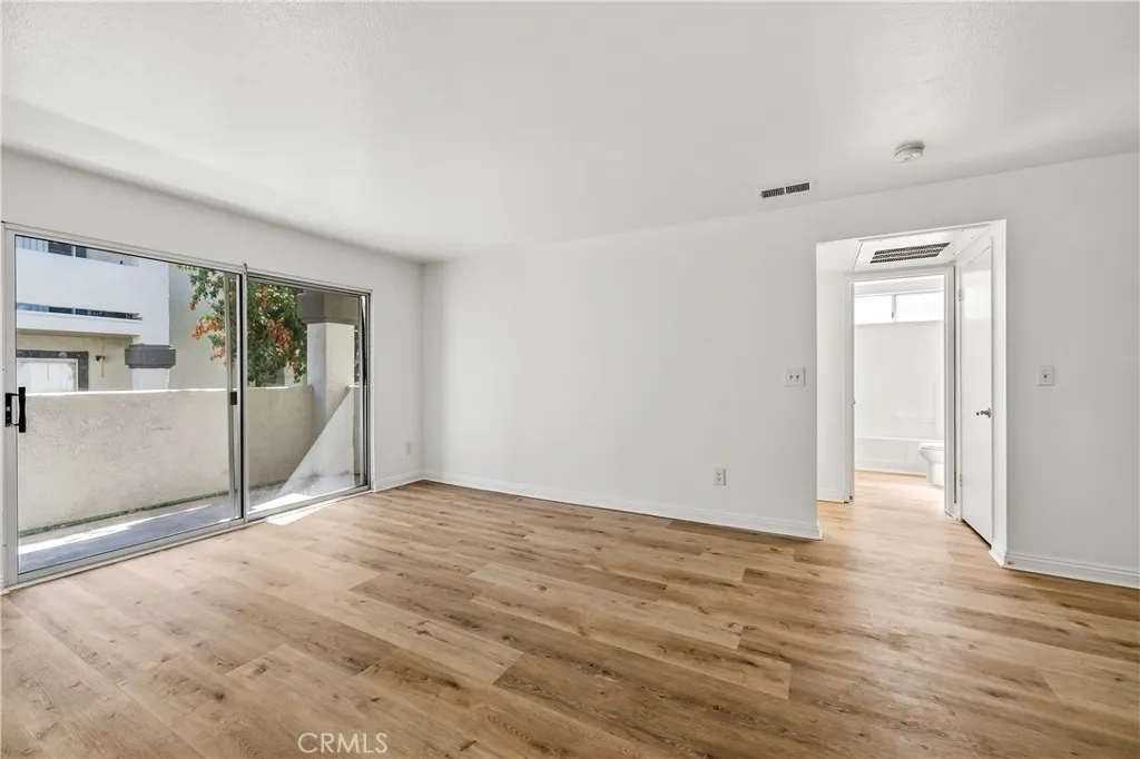 16377 Lakeshore 2c, Lake Elsinore, California 92530 home-pic-6