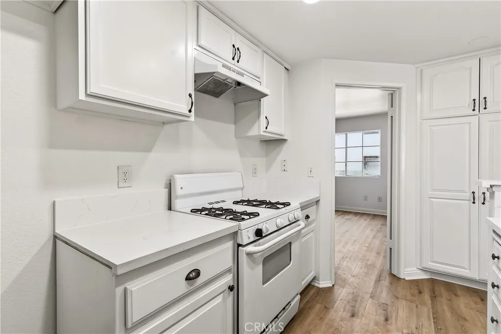 16377 Lakeshore 2c, Lake Elsinore, California 92530 home-pic-5
