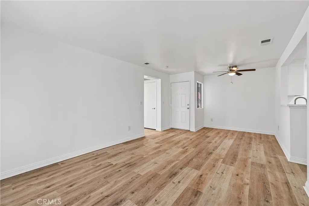 16377 Lakeshore 2c, Lake Elsinore, California 92530 home-pic-9