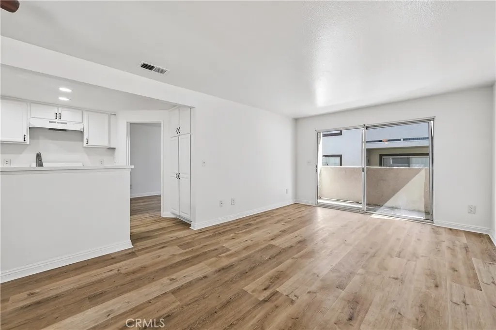 16377 Lakeshore 2c, Lake Elsinore, California 92530 home-pic-7