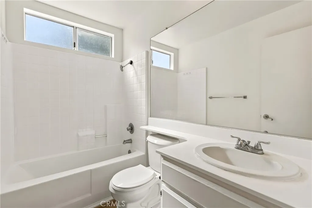 16377 Lakeshore 2c, Lake Elsinore, California 92530 home-pic-15