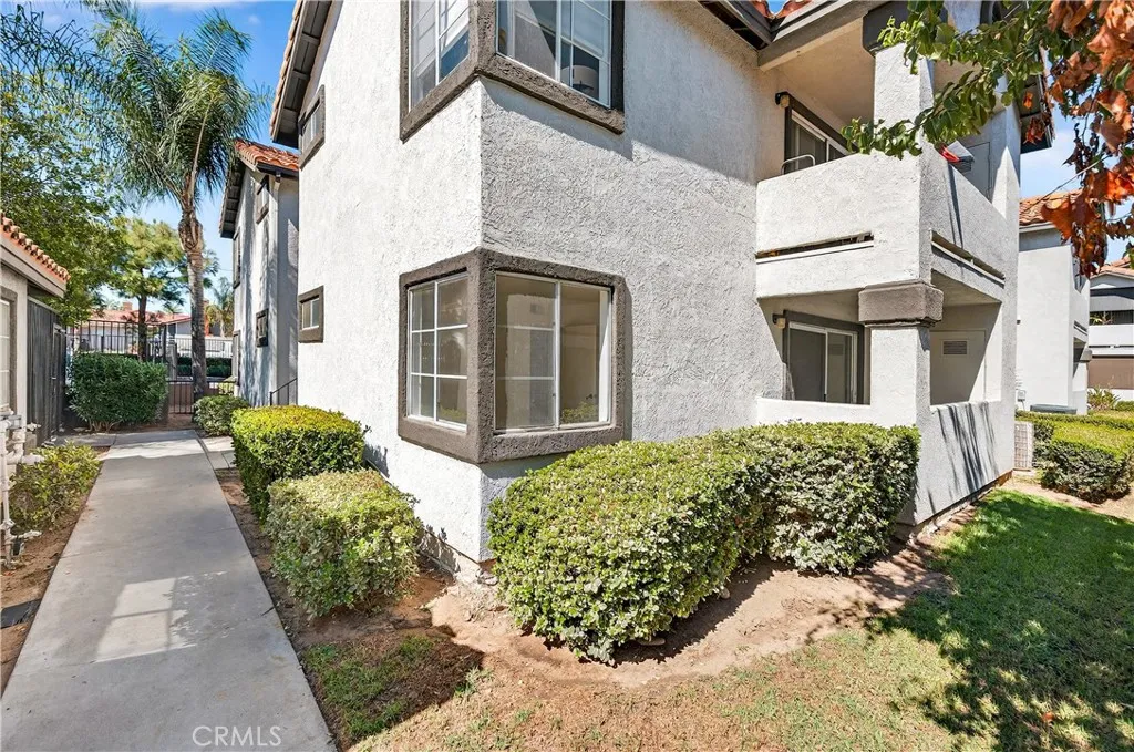 16377 Lakeshore 2c, Lake Elsinore, California 92530 home-pic-22