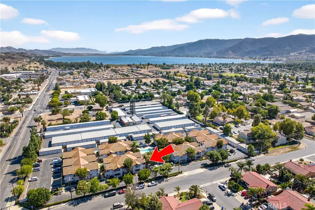 16377 Lakeshore 2c, Lake Elsinore, California 92530 home-pic-23