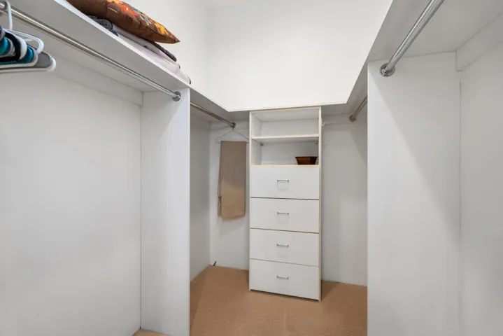 31_11843705_181664_181664-EI-131