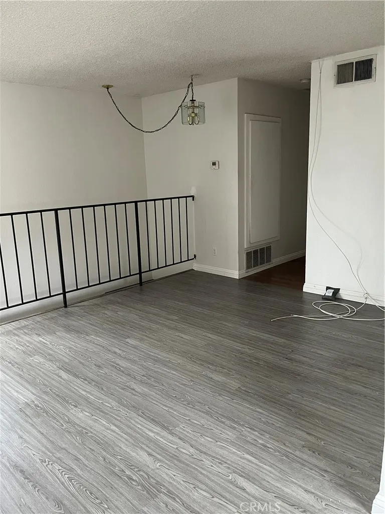 3073 Gladstone  home-pic-5