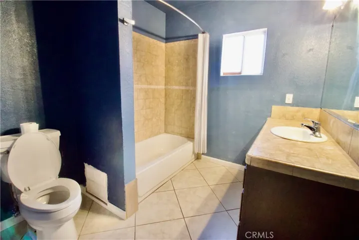 17090 Cholla Avenue, Hesperia, California 92345