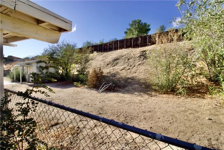 17090 Cholla Avenue, Hesperia, California 92345