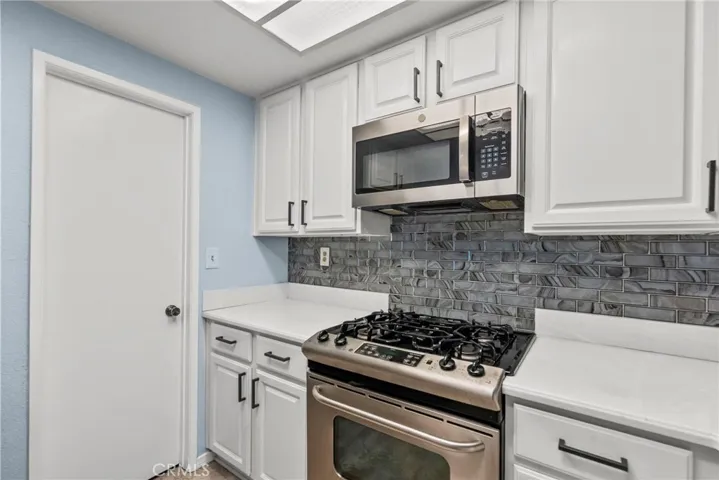 Kitchen (2)