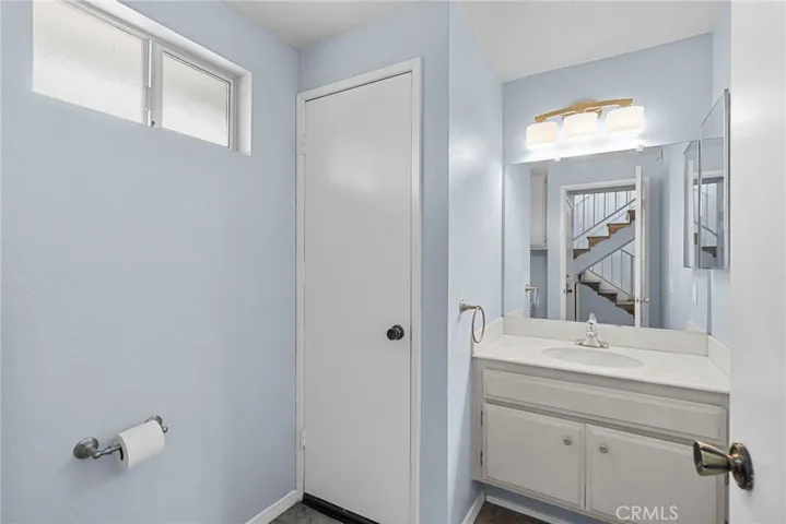 Level 1 half bathroom