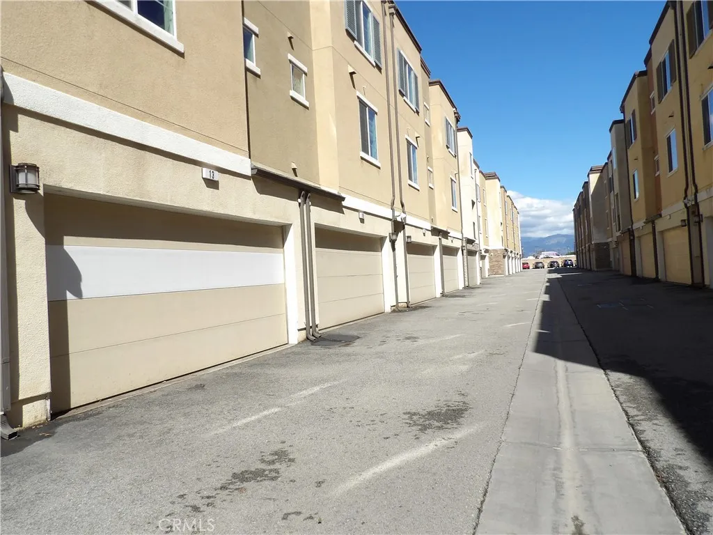 13 Weiss, South El Monte, California 91733 home-pic-24