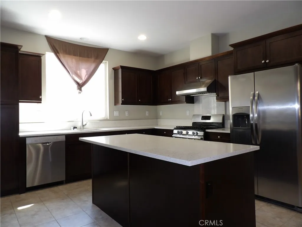 13 Weiss, South El Monte, California 91733 home-pic-5