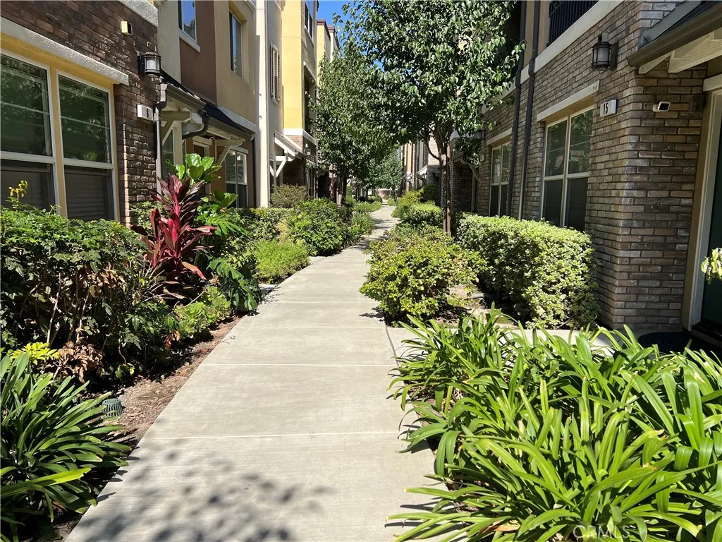 13 Weiss, South El Monte, California 91733 home-pic-2