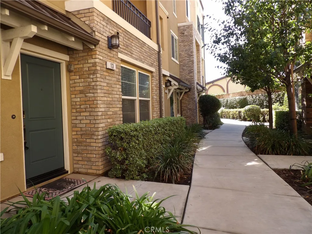 13 Weiss, South El Monte, California 91733 home-pic-1