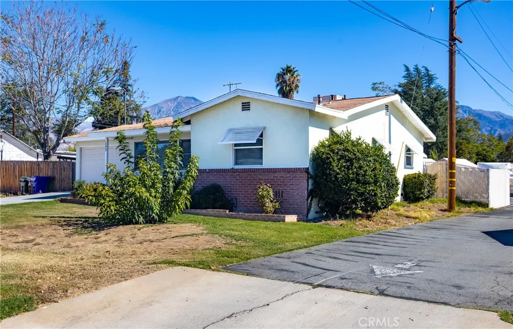 12035 3rd St, Yucaipa, California 92399 home-pic-21