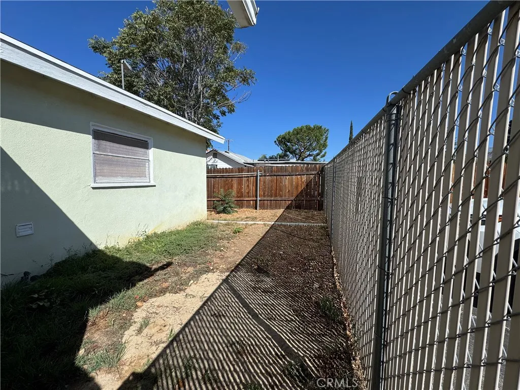 12035 3rd St, Yucaipa, California 92399 home-pic-19