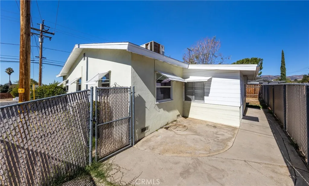 12035 3rd St, Yucaipa, California 92399 home-pic-18