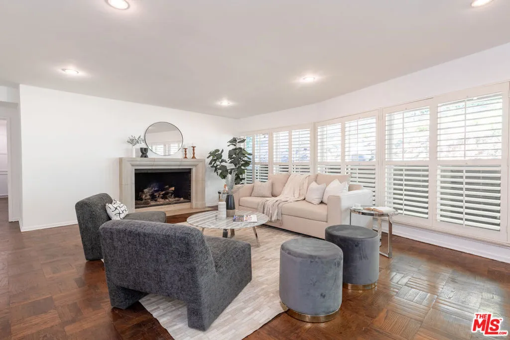 2559 Hutton Drive, Beverly Hills, California 90210 home-pic-3