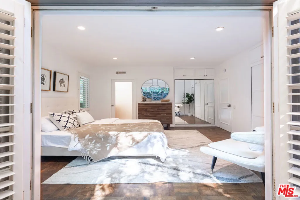 2559 Hutton Drive, Beverly Hills, California 90210 home-pic-13
