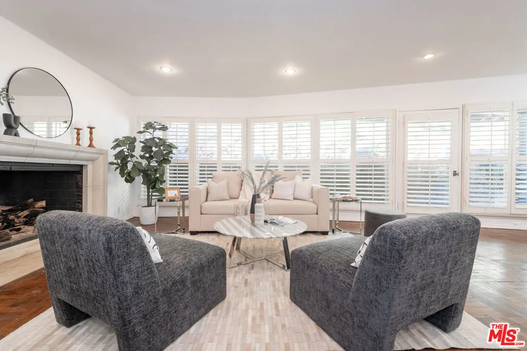 2559 Hutton Drive, Beverly Hills, California 90210 home-pic-2