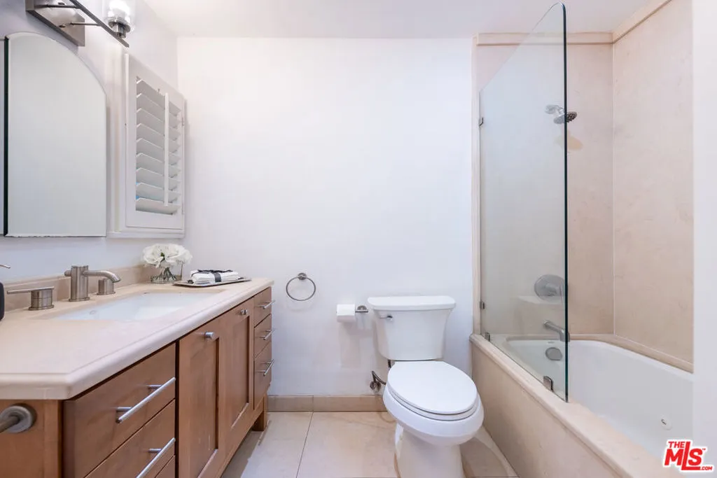 2559 Hutton Drive, Beverly Hills, California 90210 home-pic-16