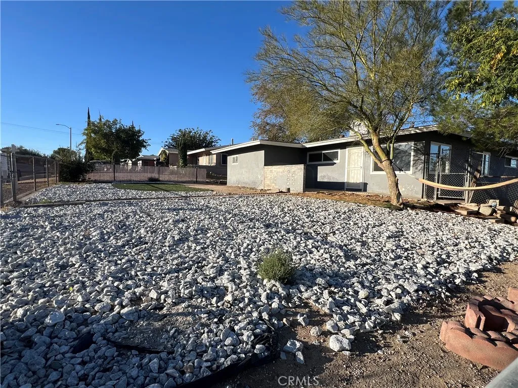 15015 Tatum Road, San Bernardino, California 92395 home-pic-1