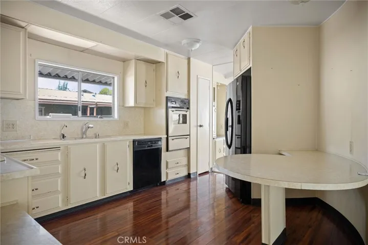 kitchen and breakfast nook area