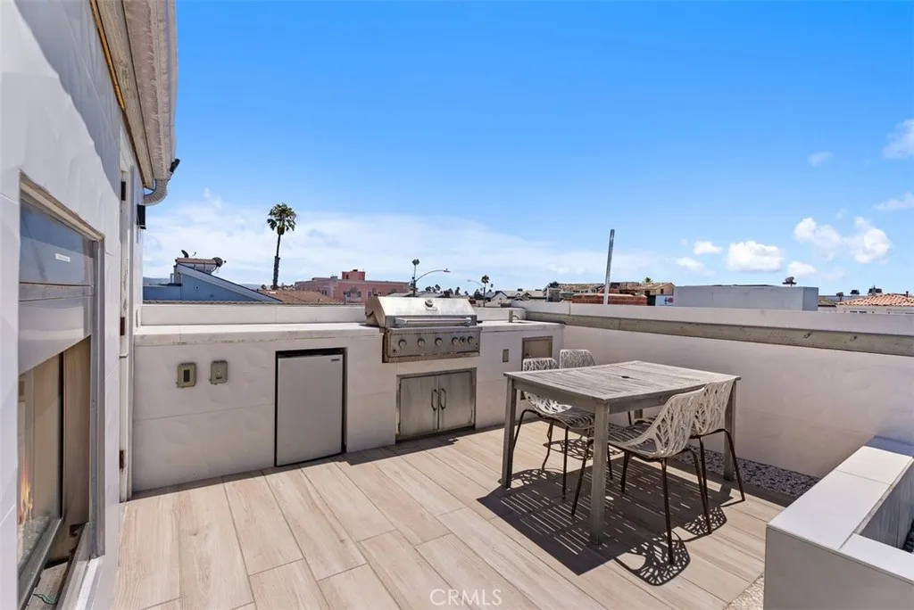200 E Balboa Boulevard, Newport Beach, California 92661 home-pic-36