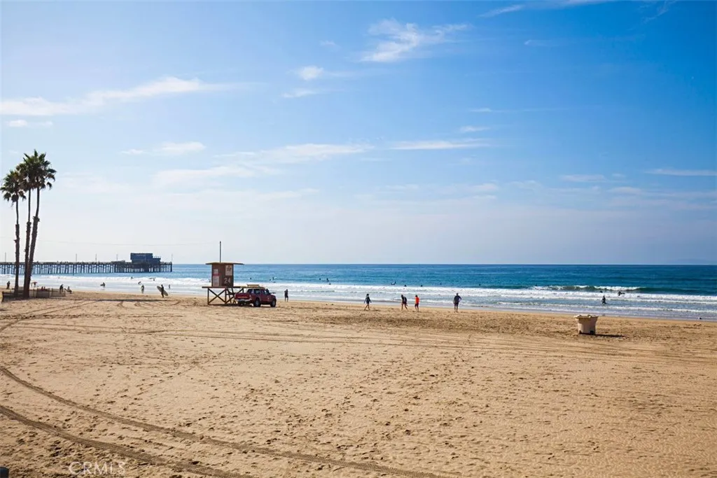 200 E Balboa Boulevard, Newport Beach, California 92661 home-pic-63