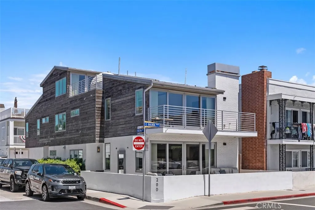 200 E Balboa Boulevard, Newport Beach, California 92661 home-pic-0